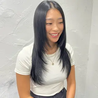 ロング 無料カットモデル ユナのヘアスタイル