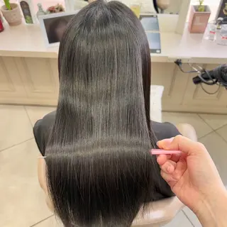 セミロング ✨髪質改善縮毛矯正 酸性ストレートのヘアスタイル
