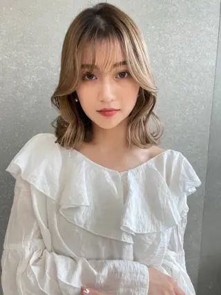 ミディアム Londnaitre MAHOのヘアスタイル