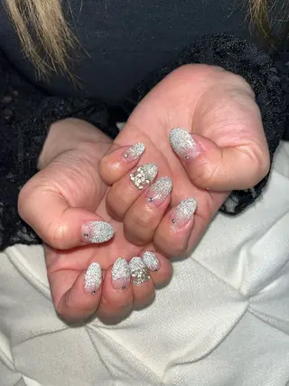 ネイル nail.salon .Reversalのネイルデザイン