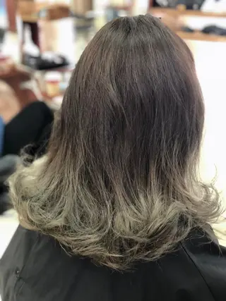 ミディアム 志賀 大倫のヘアスタイル