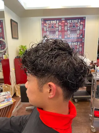 ショート パーマ メンズ peakshair所属・艶々になる髪質改善 𝒀𝑼𝑻𝑶のヘアスタイル