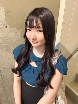 ミディアム カラー AILEE所属・ウルフカット レイヤーカット上柿のヘアスタイル