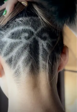 ミディアム KAH所属・Koichi Satoのヘアスタイル