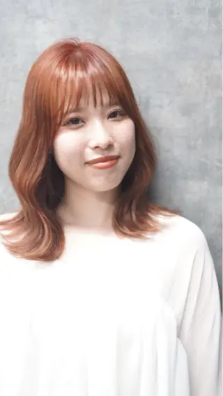 セミロング yelm所属・🫒オリーブカラー ミディアムレイヤー✨のヘアスタイル