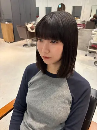 ミディアム Ruth Ebiのヘアスタイル