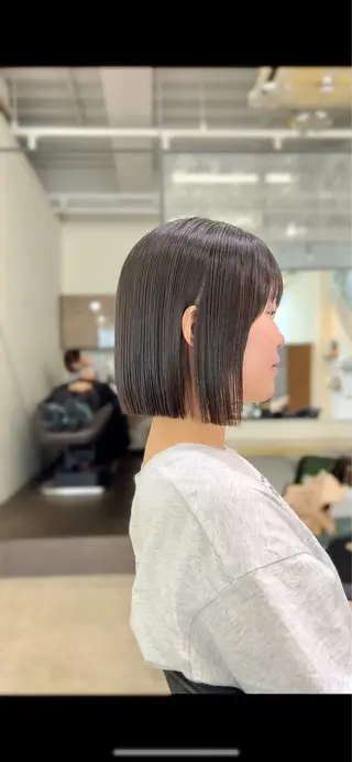 ショート カラー ⭐️似合わせボブ 縮毛矯正⭐️かえでのヘアスタイル