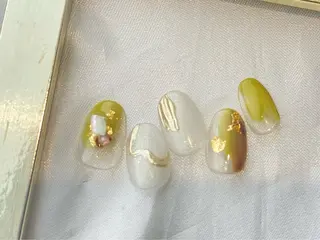 ネイル EARTH coiffure beaute 東松山店所属・町田 杏花のネイルデザイン