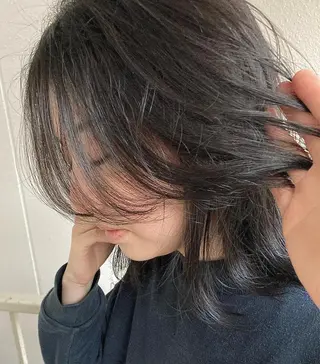 ミディアム roka ノゾミのヘアスタイル