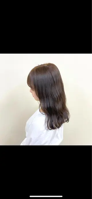 カラー ミルクティーカラー イイサカシュンスケのヘアスタイル