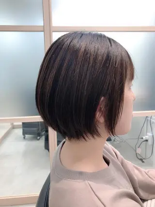 ショート カラー 透明感カラー 山中のヘアスタイル