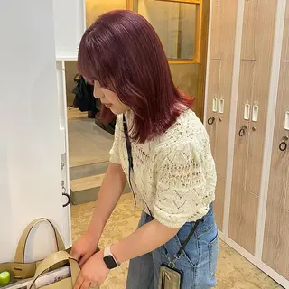 ミディアム 茜璃/ブリーチカラー /レイヤーカットのヘアスタイル