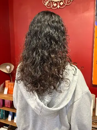 セミロング パーマ 小日向 沙織のヘアスタイル