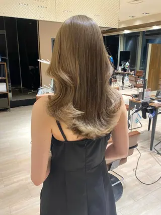 セミロング カラー レイヤー/顔周り /透明感🩶高橋大のヘアスタイル