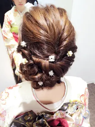 セミロング マツエク・マツパ グランパルティータ所属・石丸 洋子のヘアスタイル