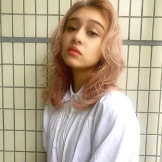 セミロング カラー ♥️ブリーチ/ボブ/ レイヤー♥️maiのヘアスタイル