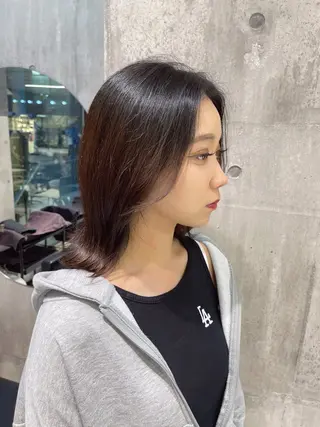 セミロング TENSHO ハイトーンレイヤーのヘアスタイル