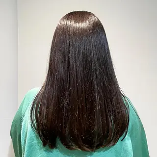 セミロング tricot TOKYO AVEDA 表参道店所属・西嶋 祐太のヘアスタイル