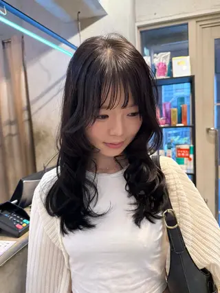 セミロング カラー ミルクティー× グレージュMOMOのヘアスタイル