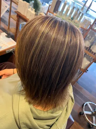 ミディアム サイトウ ナツキのヘアスタイル