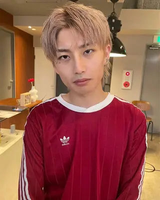 ショート ミルクティーベージュ outaのヘアスタイル