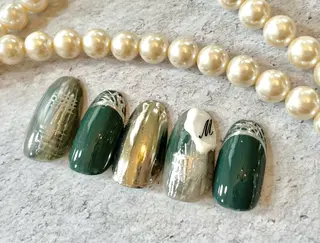 ミディアム BURGUNDY 🌹eriのネイルデザイン