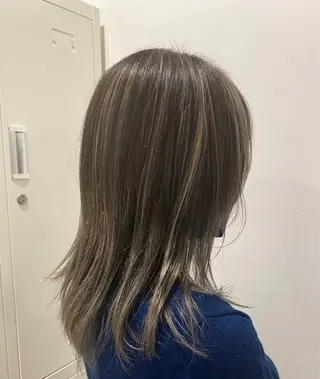 ミディアム カラー ブリーチなしWカラー /酸性ストレート河本のヘアスタイル