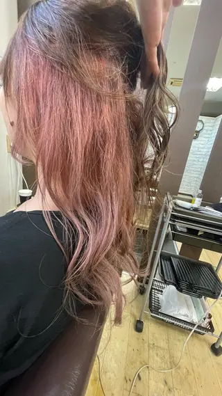 ロング カラー 桑野 葵のヘアスタイル