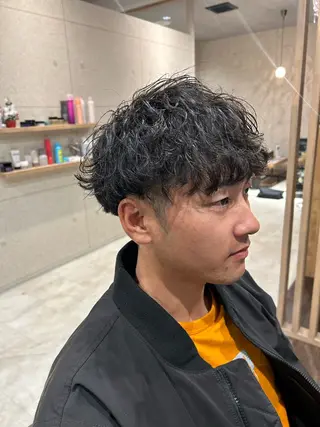 パーマ メンズ 宮之本 峻也のヘアスタイル