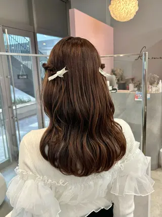 ロング ヘアアレンジ 𝒎𝒐𝒆🩰 名駅/ヘアメ/暖色♡のヘアスタイル