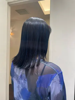 セミロング カラー リカ/ハイトーン ・オリーブ🍀のヘアスタイル