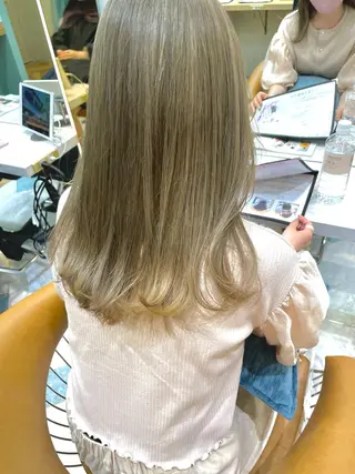 セミロング カラー ♥️ブリーチ/ボブ/ レイヤー♥️maiのヘアスタイル