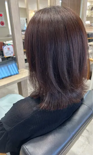 ミディアム YoLo.所属・村上 ななみのヘアスタイル