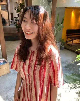 ロング 金田 夏野のヘアスタイル