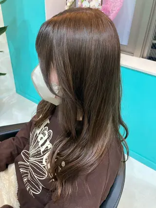 ロング カラー 🫧透明感✨ブリーチ 💫ダメージレス🫧のヘアスタイル