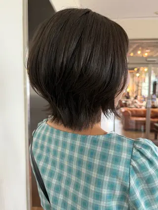 ショート カラー 相澤 茉澄のヘアスタイル
