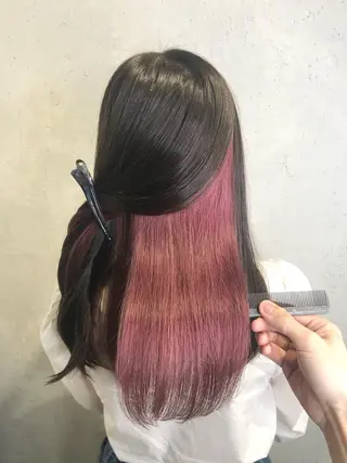セミロング カラー ヘアアレンジ ｲﾝﾅｰｶﾗｰ屋さん 🫧伊藤拓実のヘアスタイル