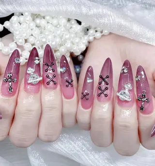 ネイル queens nailsalonのネイルデザイン