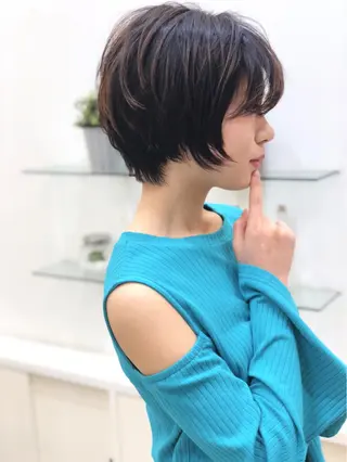 ショート カラー ディレクター ノナカのヘアスタイル