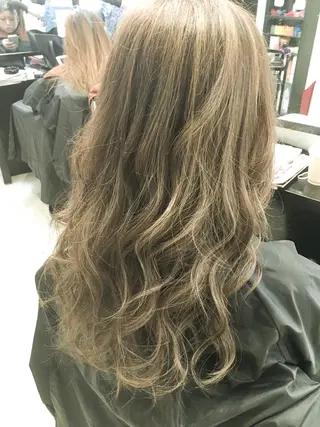 セミロング カラー TOTAL BEAUTY BREK 袋井店所属・BREK 袋井店のヘアスタイル