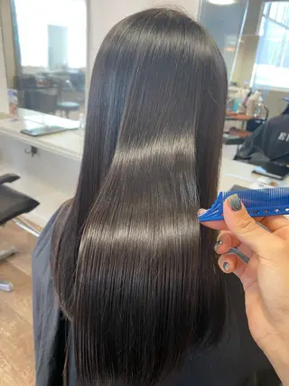 ロング パーマ 梅田ハイトーン チダ ヒナノのヘアスタイル