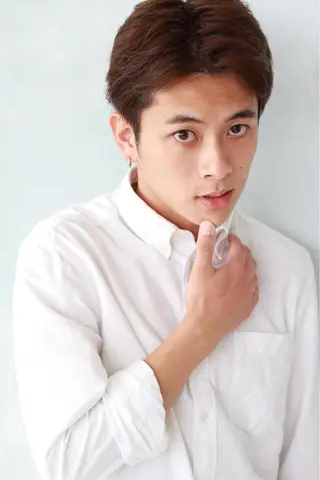 ショート 岡 啓輔のヘアスタイル