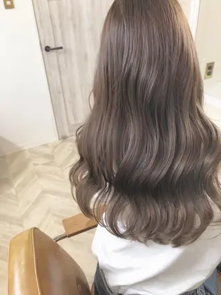 ロング PACE所属・ayumi ／透明感カラーのヘアスタイル