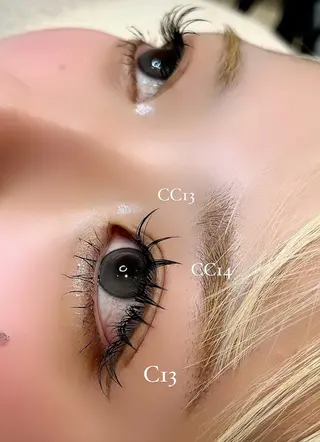 マツエク・マツパ GO TODAY SHAiRE SALON　名古屋パルコ店所属・しみず さきのマツエク・マツパデザイン