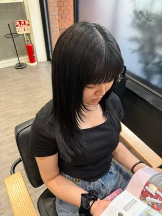 セミロング カラー 上田 紗也のヘアスタイル