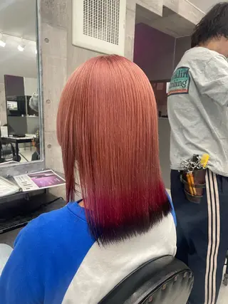 ミディアム カラー レイヤーの魔術師 𓍼takumi𓍼のヘアスタイル