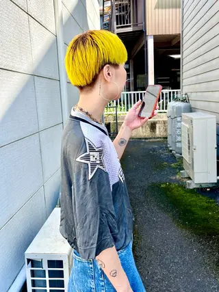 ショート カラー 遠山 祐樹のヘアスタイル