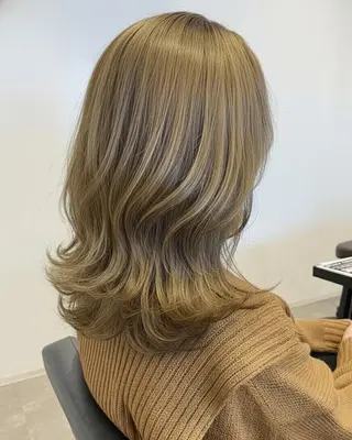 ミディアム 青木未羽 松本市美容室のヘアスタイル