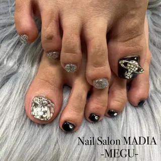 ネイル MADIA藤沢所属・MADIA MEGUのネイルデザイン