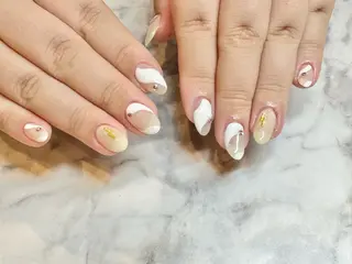 ネイル マツエク・マツパ アイブロウ 痛ネイル🩶推し活 🤍店長sagawaのネイルデザイン